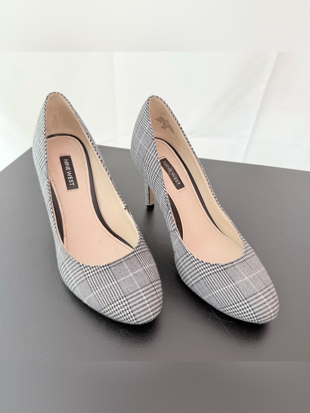 Nine West Black and White Plaid Pointed-Toe Pumps size 7